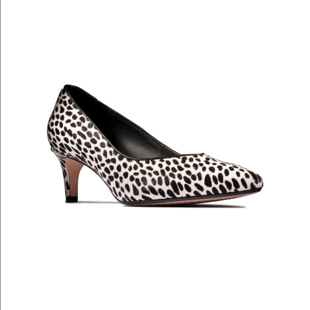NIB Clark’s Laina Court Animal Print Pump